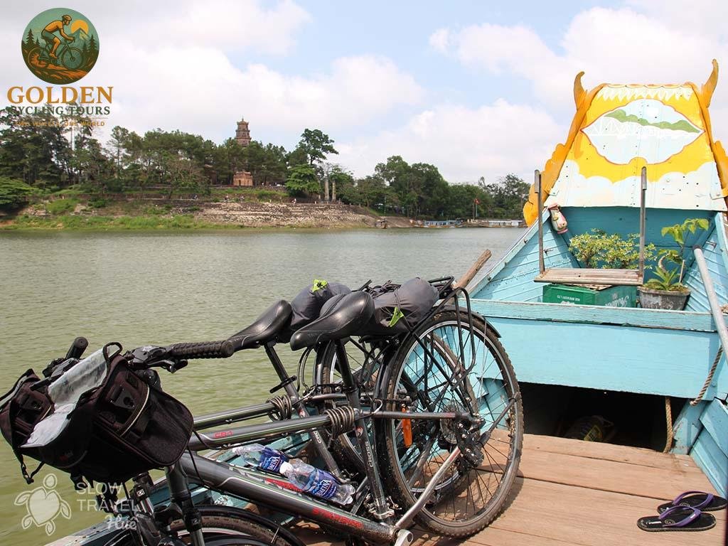 Hue Bike Tour to Thuy Bieu Village: Eco Biking & Cooking Tour